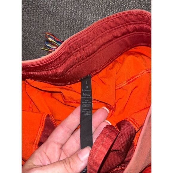 Men’s Lululemon Red Pace Breaker Shorts Size Small No Liner - Picture 3 of 4